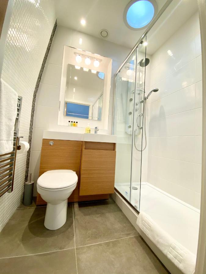 Urban Living'S ~ King Edward Luxury Apartments In The Heart Of Уиндзор Екстериор снимка