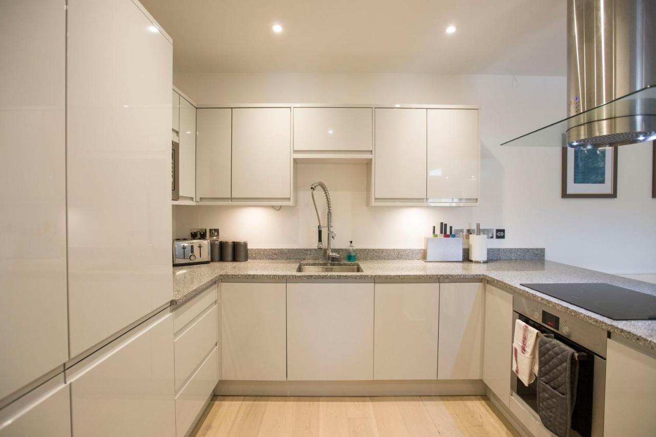 Urban Living'S ~ King Edward Luxury Apartments In The Heart Of Уиндзор Екстериор снимка