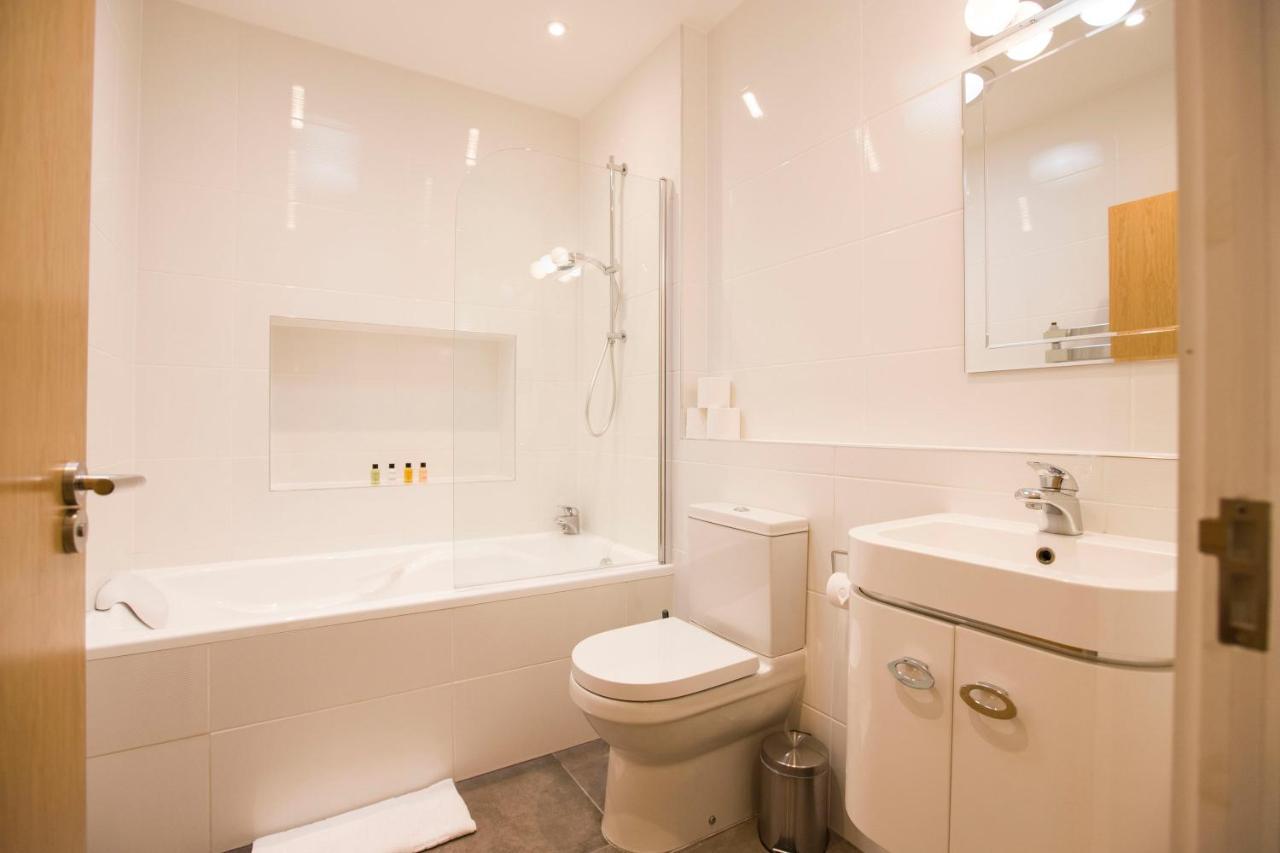 Urban Living'S ~ King Edward Luxury Apartments In The Heart Of Уиндзор Екстериор снимка