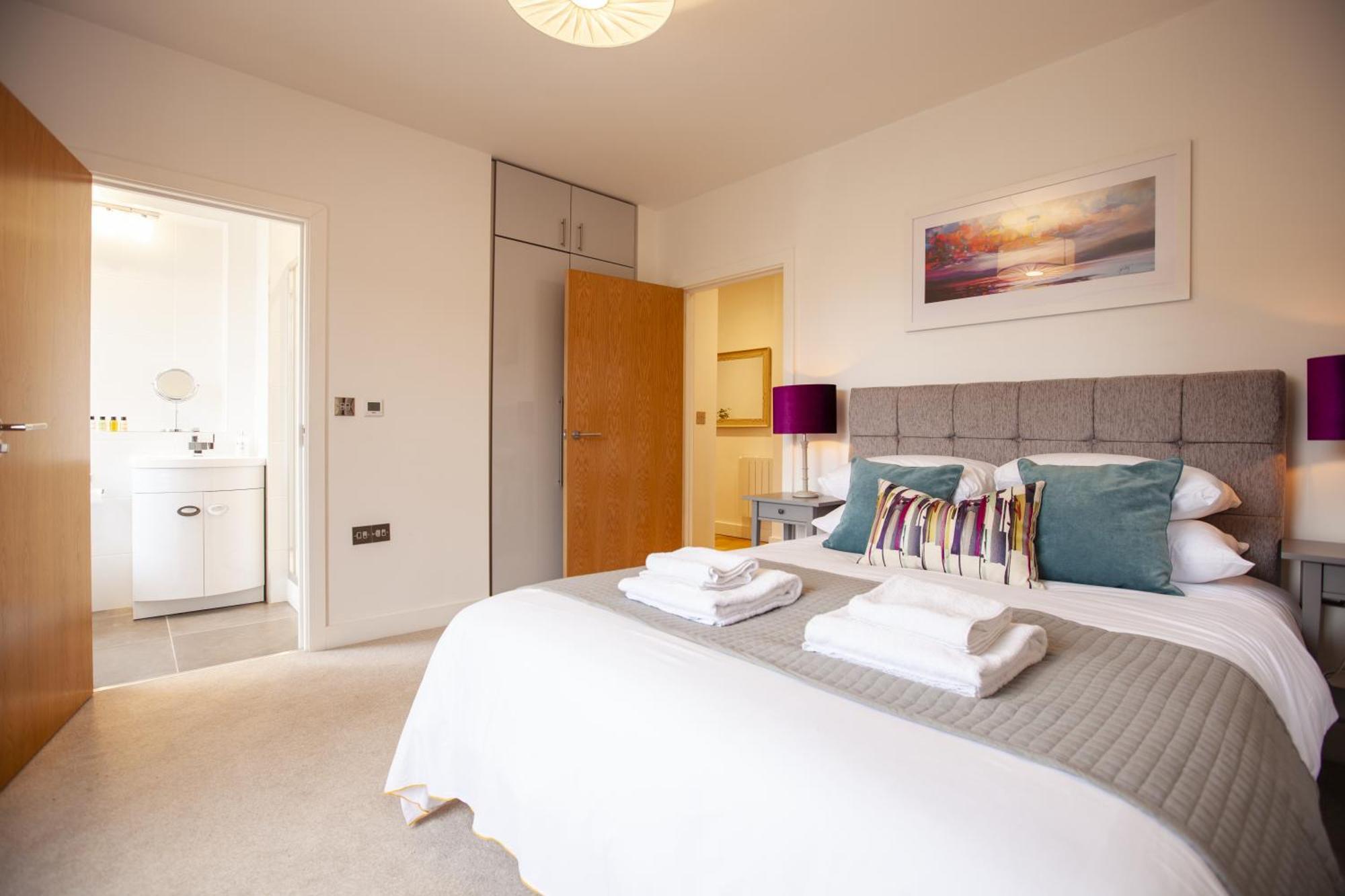 Urban Living'S ~ King Edward Luxury Apartments In The Heart Of Уиндзор Екстериор снимка