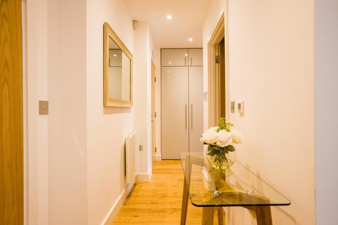 Urban Living'S ~ King Edward Luxury Apartments In The Heart Of Уиндзор Екстериор снимка